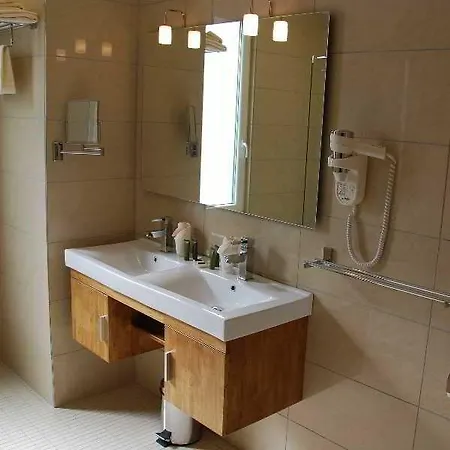 Hotel Afrika Frýdek-místek 4*