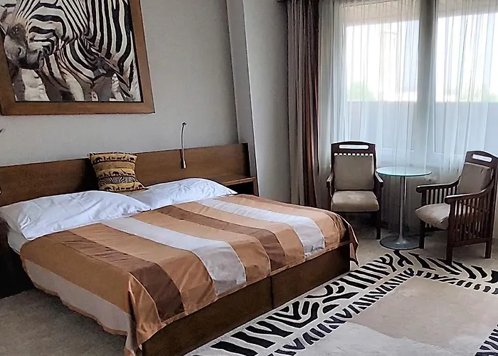 アフリカ フリーデク ミーステク 4*