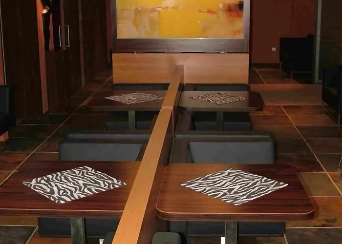 アフリカ フリーデク ミーステク 4*