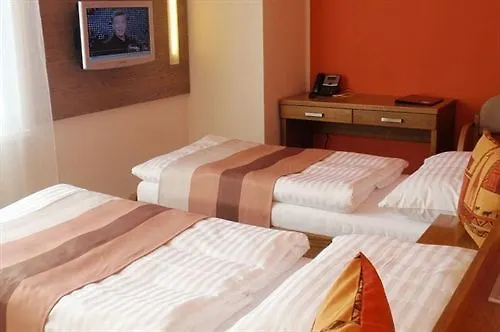 アフリカ フリーデク ミーステク 4*